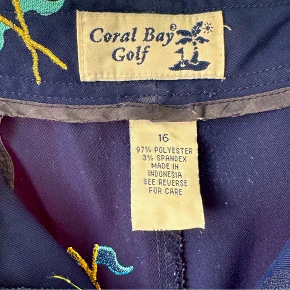 Coral Bay Golf 16 Women’s Navy Blue Bermuda Golf shorts. Embroidered Palm & flag - Picture 6 of 8